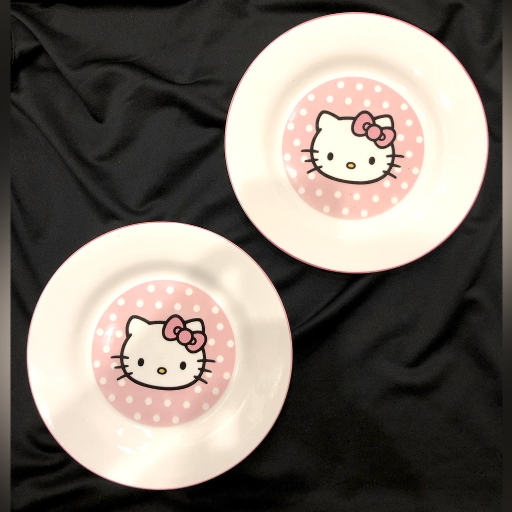 NWT Hello Kitty Plates Set of 2
